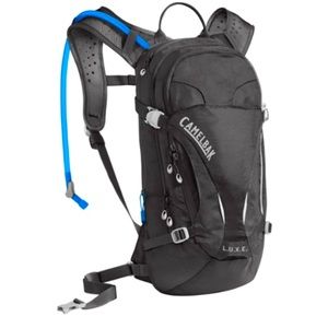NWT women's CamelBak L.U.X.E. 7-liter hydration pack